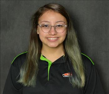 Female SERVPRO employee 