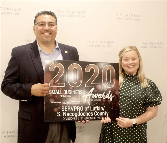 SERVPRO employees holding 2020 Business of the Year Award